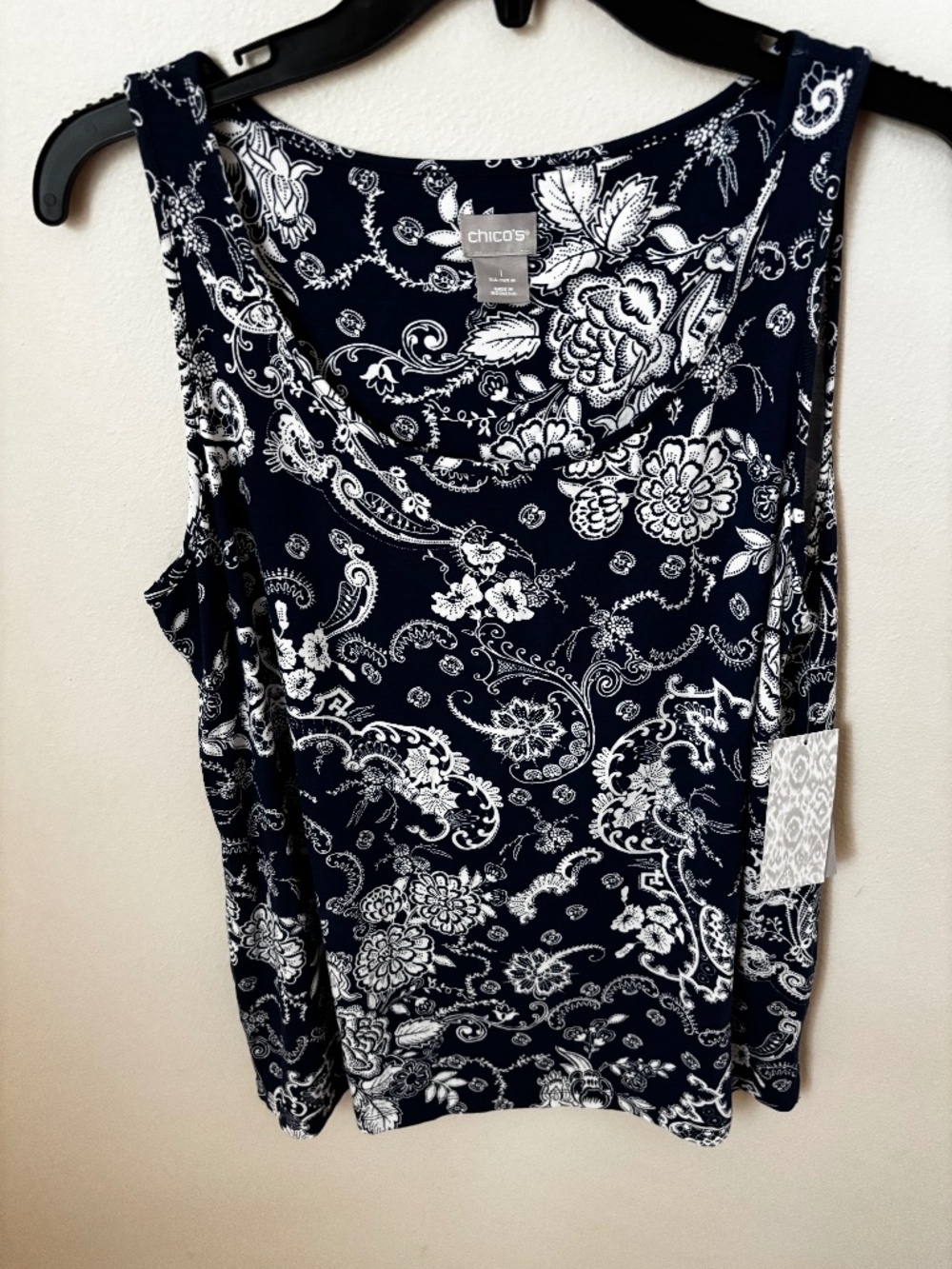 Chicos Sleeveless Tank blue and white floral size 1 NWT